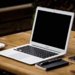 notebook-telefon-kafe-kancelar-pocitac-prace